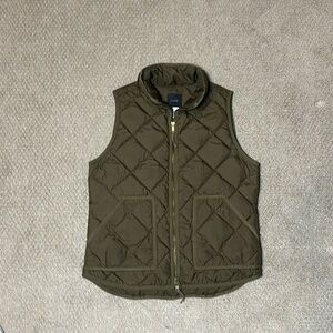 J Crew Quilted Puffer Vest Women’s M Down Filled - 2 Pockets Zip Front - Olive